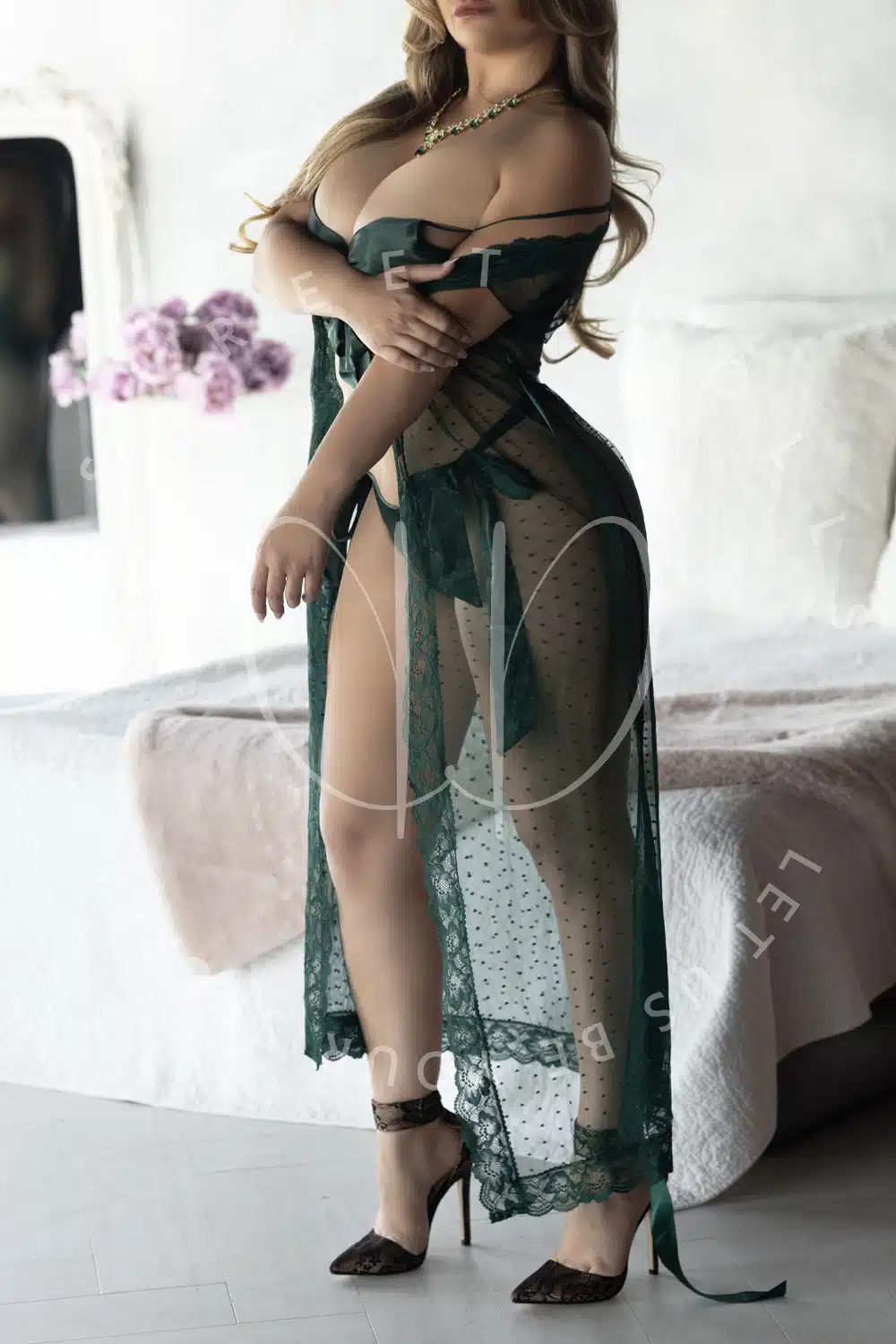Riley-Busty-Escort-North-York.jpg.webp