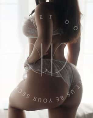 Curvy Italian Escort Etobicoke