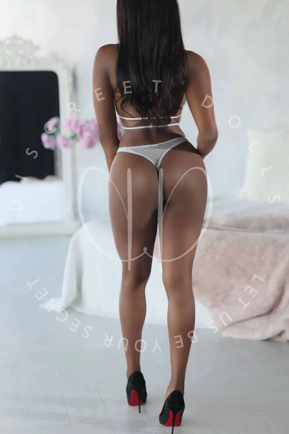 AVA-MORETTI-PETITE-FIT-EBONY-BRAZILIAN-JAMAICAN-GND-ESCORT-TORONTO.jpg.webp
