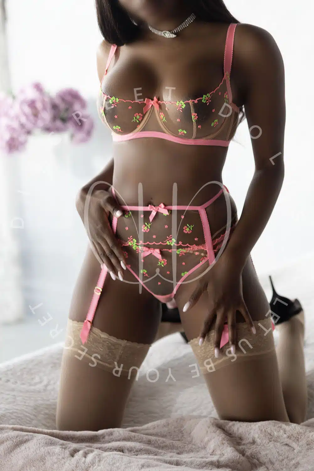 Ava_Moretti_ebony_booty_sexy_downtown_toronto.jpg.webp