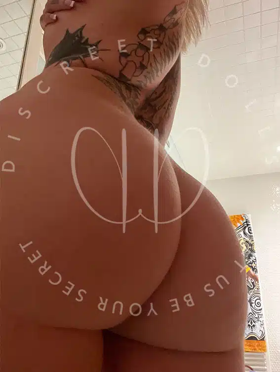 CLAIRE-TATTOOED-BLONDE-CANADIAN-IRISH-SEXY-GFE-ESCORT-TORONTO.jpeg.webp